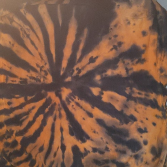 V.I.P. - Picture 2 of 3